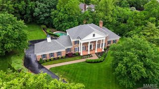 1 Delvin Court, Town And Country, MO 63141