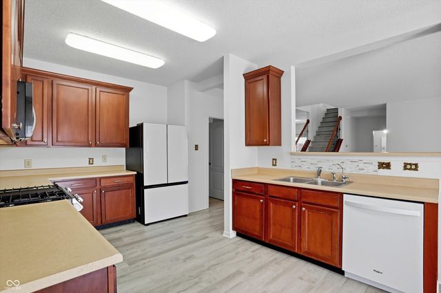 2954 Holiday Way, Greenwood, IN 46143