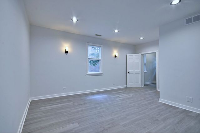 2932 N Lakewood Avenue 1, Chicago, IL 60657