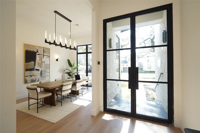 4708 Laurel St, Bellaire, TX 77401