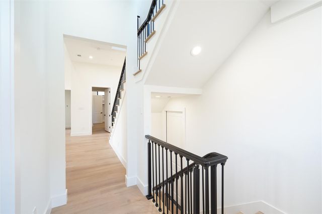 4708 Laurel St, Bellaire, TX 77401