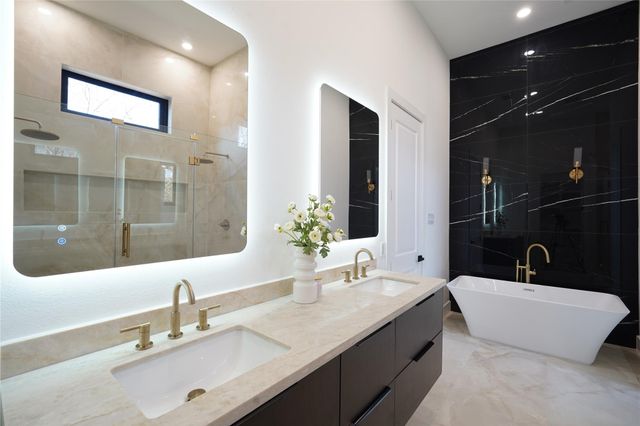 4708 Laurel St, Bellaire, TX 77401