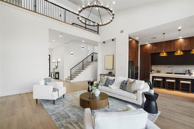 4708 Laurel St, Bellaire, TX 77401