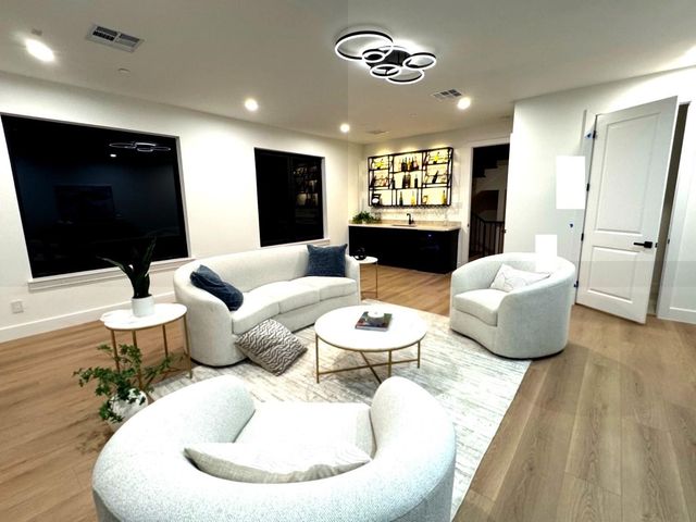 4708 Laurel St, Bellaire, TX 77401