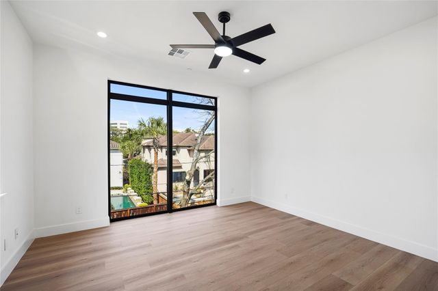 4708 Laurel St, Bellaire, TX 77401