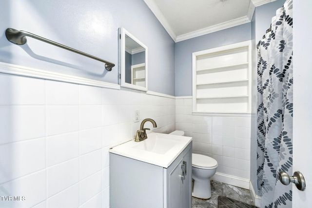 200 Independence Avenue, Mount Carmel, TN 37645