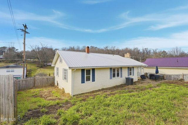 200 Independence Avenue, Mount Carmel, TN 37645