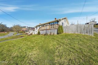 200 Independence Avenue, Mount Carmel, TN 37645