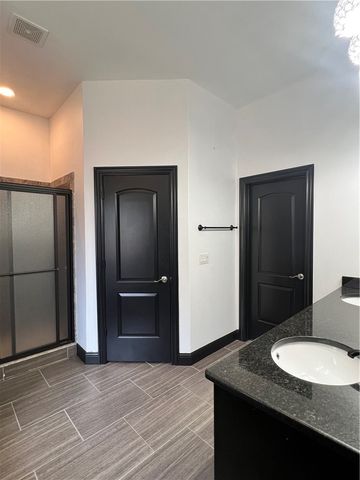 2201 SW Montana Avenue, Bentonville, AR 72713