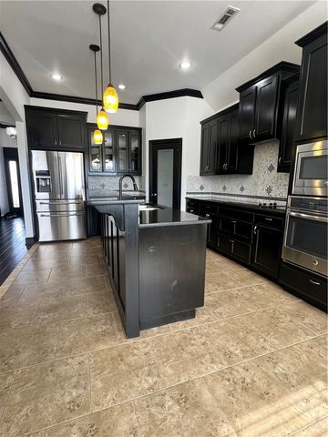 2201 SW Montana Avenue, Bentonville, AR 72713