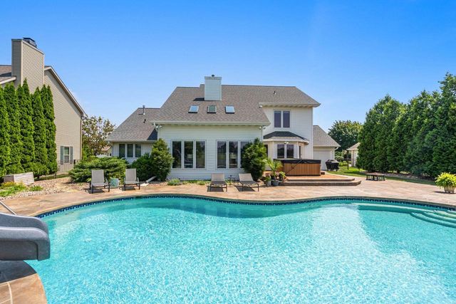 124 SHELLEY LANE, De Pere, WI 54115