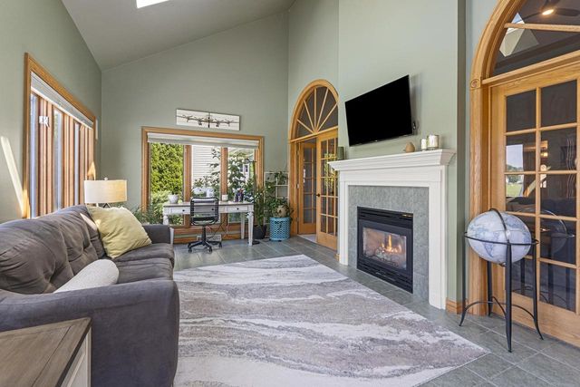 124 SHELLEY LANE, De Pere, WI 54115