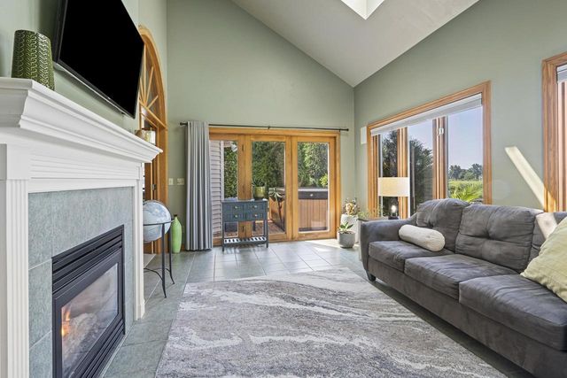 124 SHELLEY LANE, De Pere, WI 54115