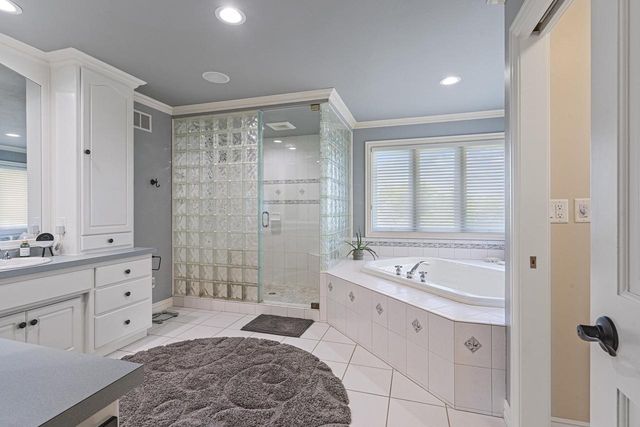 124 SHELLEY LANE, De Pere, WI 54115