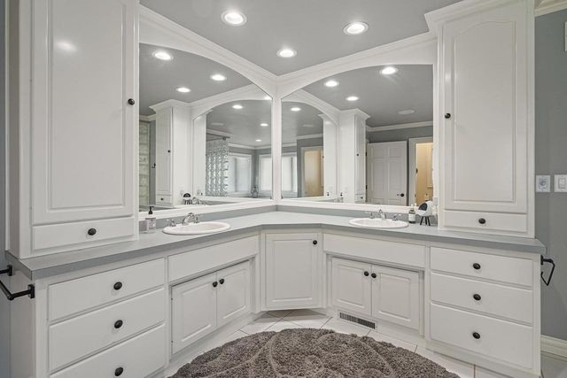 124 SHELLEY LANE, De Pere, WI 54115