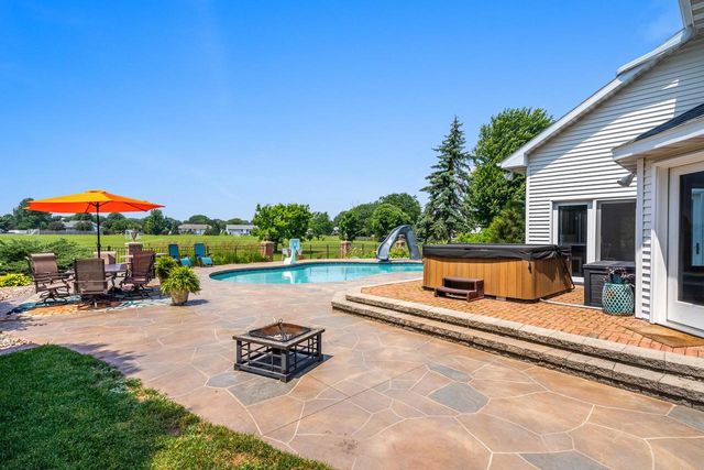 124 SHELLEY LANE, De Pere, WI 54115