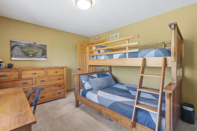 124 SHELLEY LANE, De Pere, WI 54115