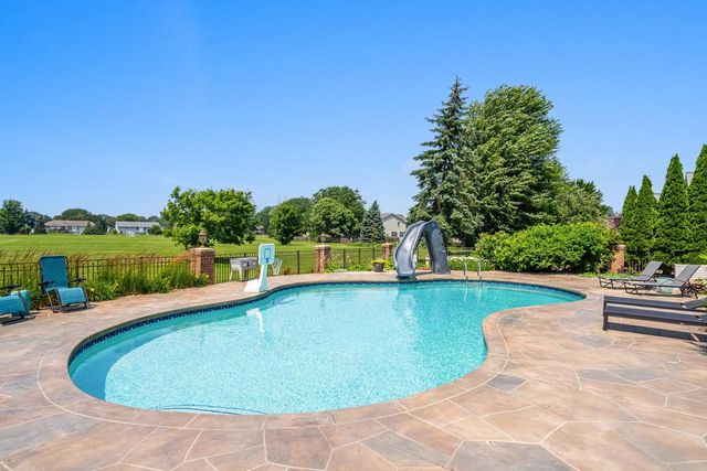 124 SHELLEY LANE, De Pere, WI 54115