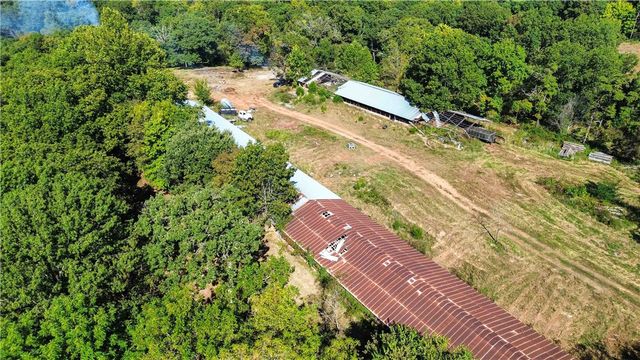 13247 Route E, Pineville, MO 64856