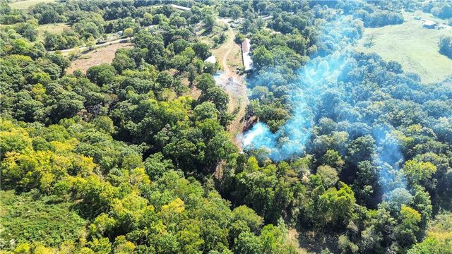 13247 Route E, Pineville, MO 64856