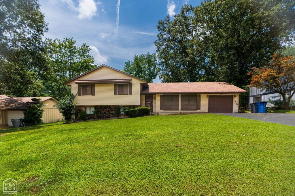 1705 Smoot Drive, Jonesboro, AR 72401
