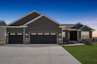 4534 Sonoma Drive, Cedar Falls, IA 50613