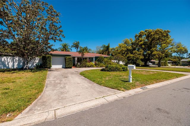 11623 84TH AVENUE, Seminole, FL 33772