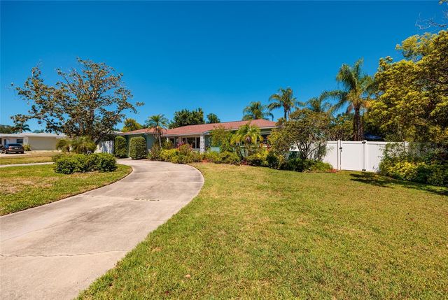 11623 84TH AVENUE, Seminole, FL 33772