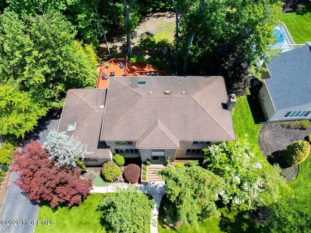 16 Leonard Drive, Morganville, NJ 07751