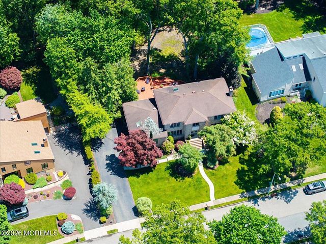16 Leonard Drive, Morganville, NJ 07751