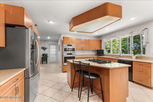 16 Leonard Drive, Morganville, NJ 07751