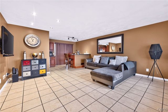 912 Mildred Avenue 910, Utica, NY 13502