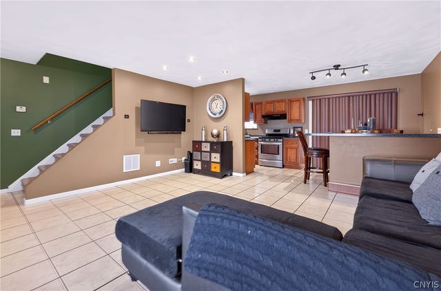 912 Mildred Avenue 910, Utica, NY 13502