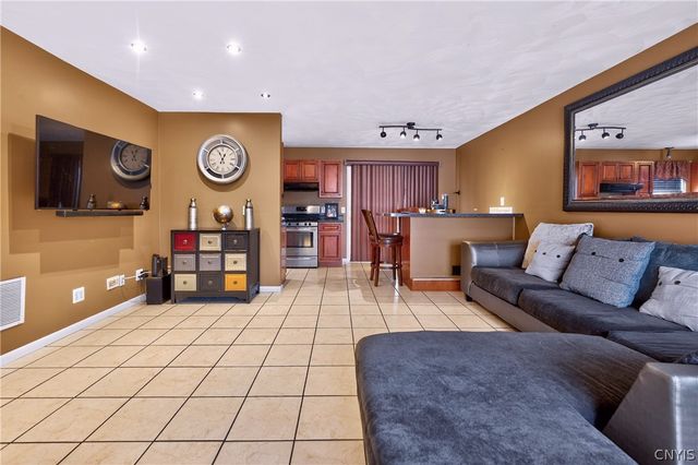 912 Mildred Avenue 910, Utica, NY 13502