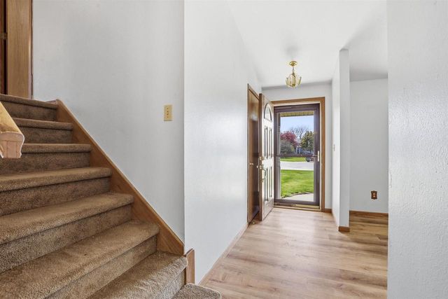 W2944 NORTHBROOK COURT, Appleton, WI 54915