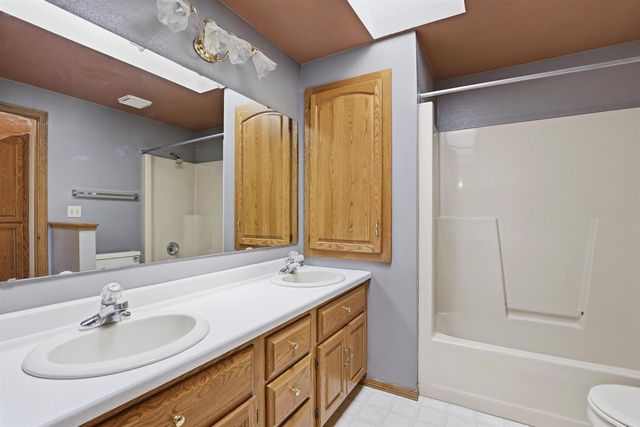 W2944 NORTHBROOK COURT, Appleton, WI 54915