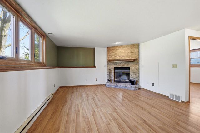 W2944 NORTHBROOK COURT, Appleton, WI 54915