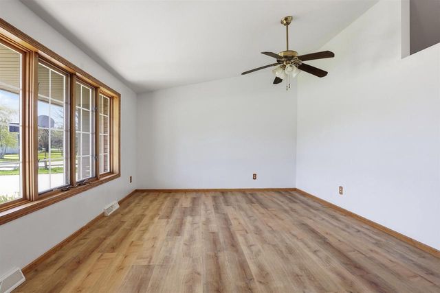 W2944 NORTHBROOK COURT, Appleton, WI 54915