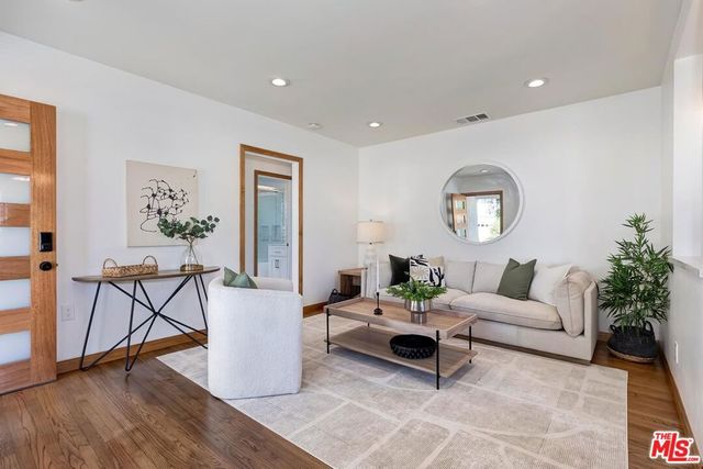 11305 Segrell Way, Culver City, CA 90230