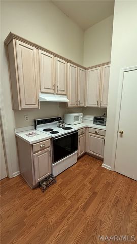 6937 Lakeview Drive, Montgomery, AL 36117