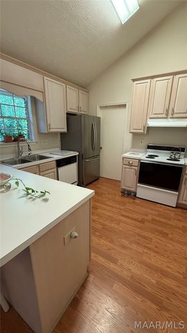 6937 Lakeview Drive, Montgomery, AL 36117
