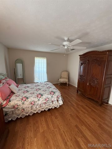 6937 Lakeview Drive, Montgomery, AL 36117