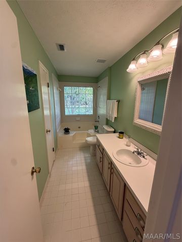 6937 Lakeview Drive, Montgomery, AL 36117