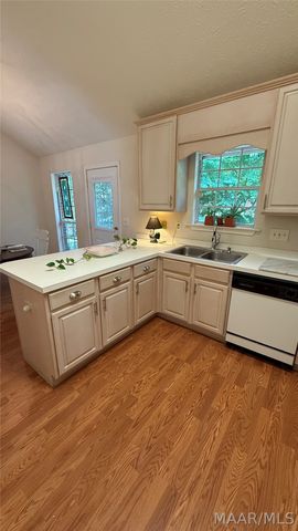 6937 Lakeview Drive, Montgomery, AL 36117