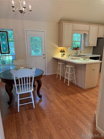 6937 Lakeview Drive, Montgomery, AL 36117