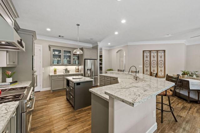14 Greenway View Trail, Kingwood, TX 77339