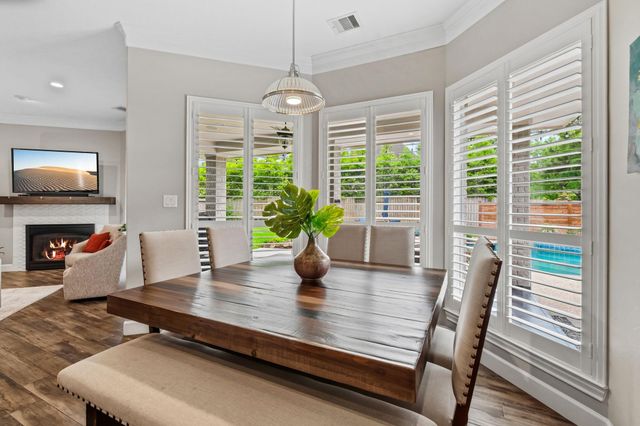 14 Greenway View Trail, Kingwood, TX 77339