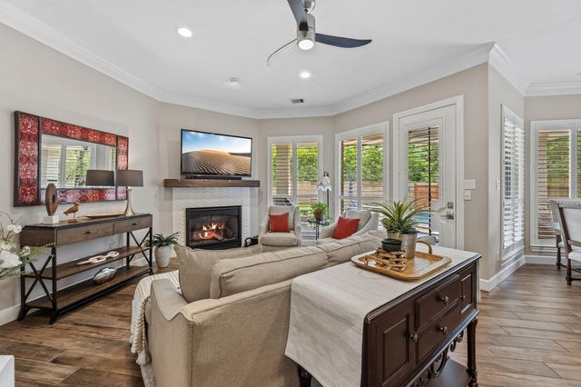14 Greenway View Trail, Kingwood, TX 77339