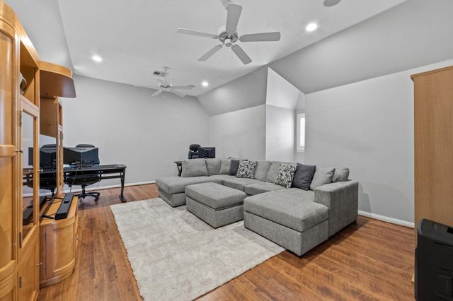14 Greenway View Trail, Kingwood, TX 77339