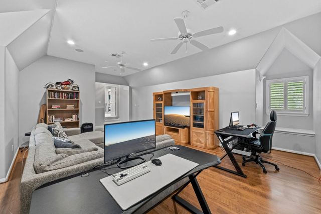 14 Greenway View Trail, Kingwood, TX 77339